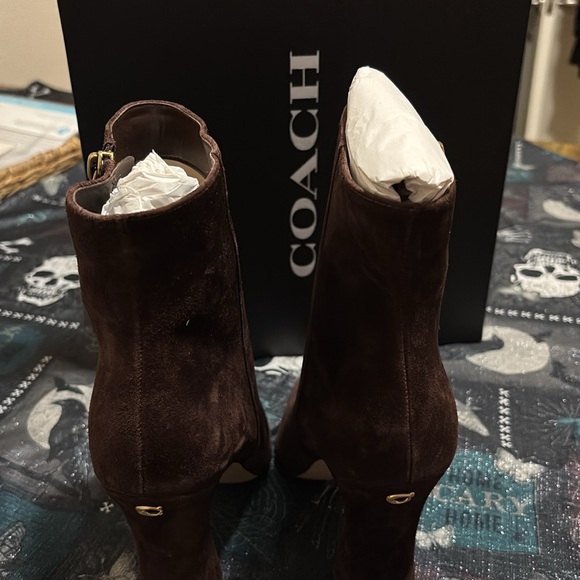 Brand New, Never Wore Coach size 9B Carter Suede Bootie (Maple) - Picture 3 of 9